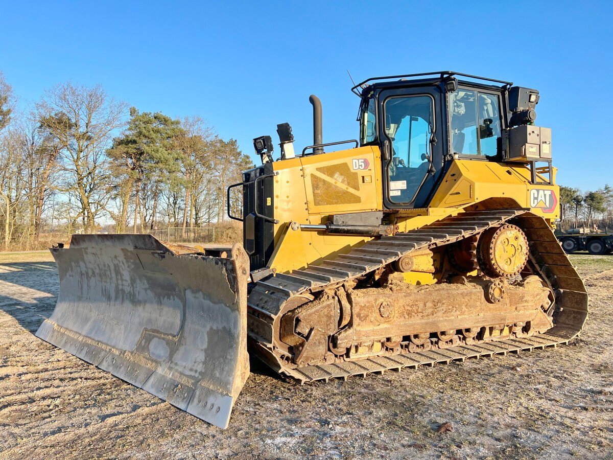 Caterpillar D5 LGP dozer
