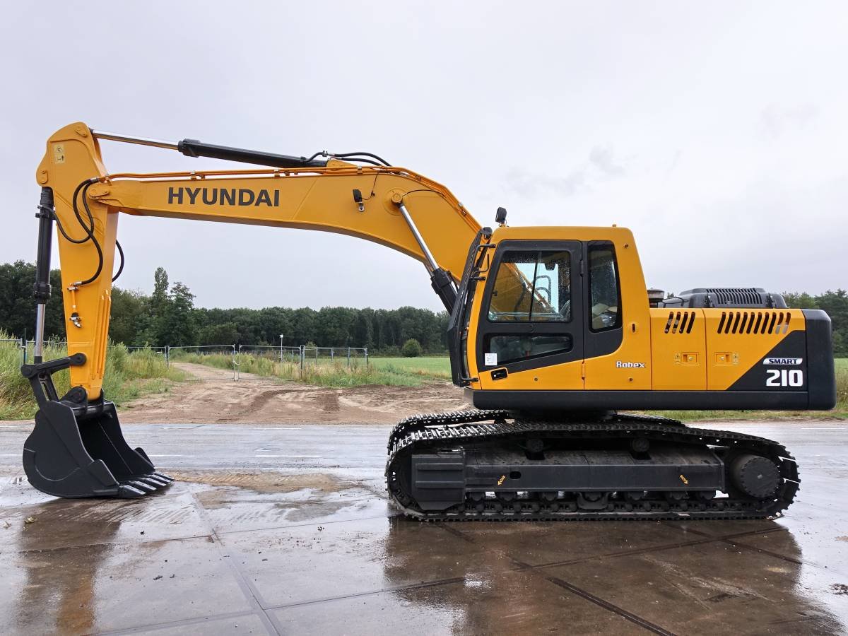 Hyundai R210 for sale - image 1