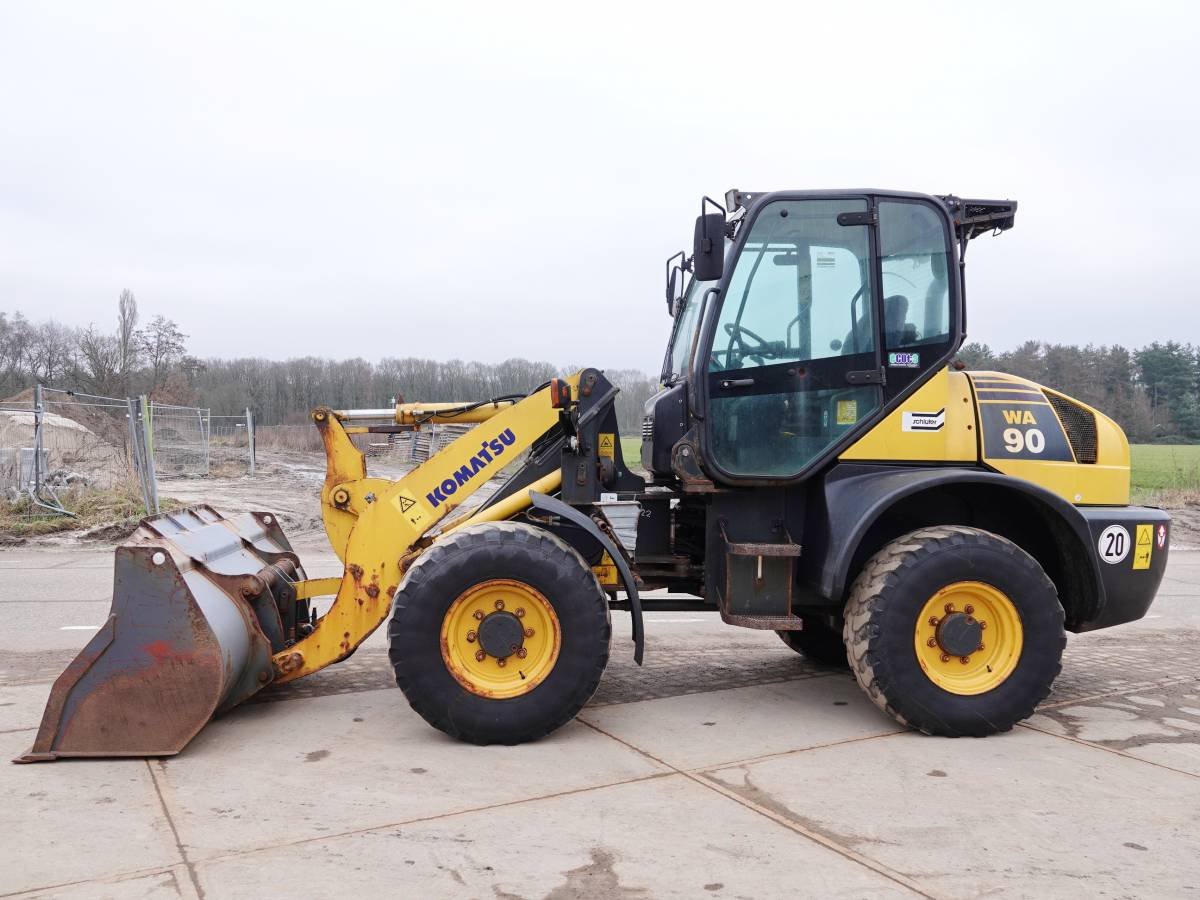 Komatsu WA90-6 wheel loader