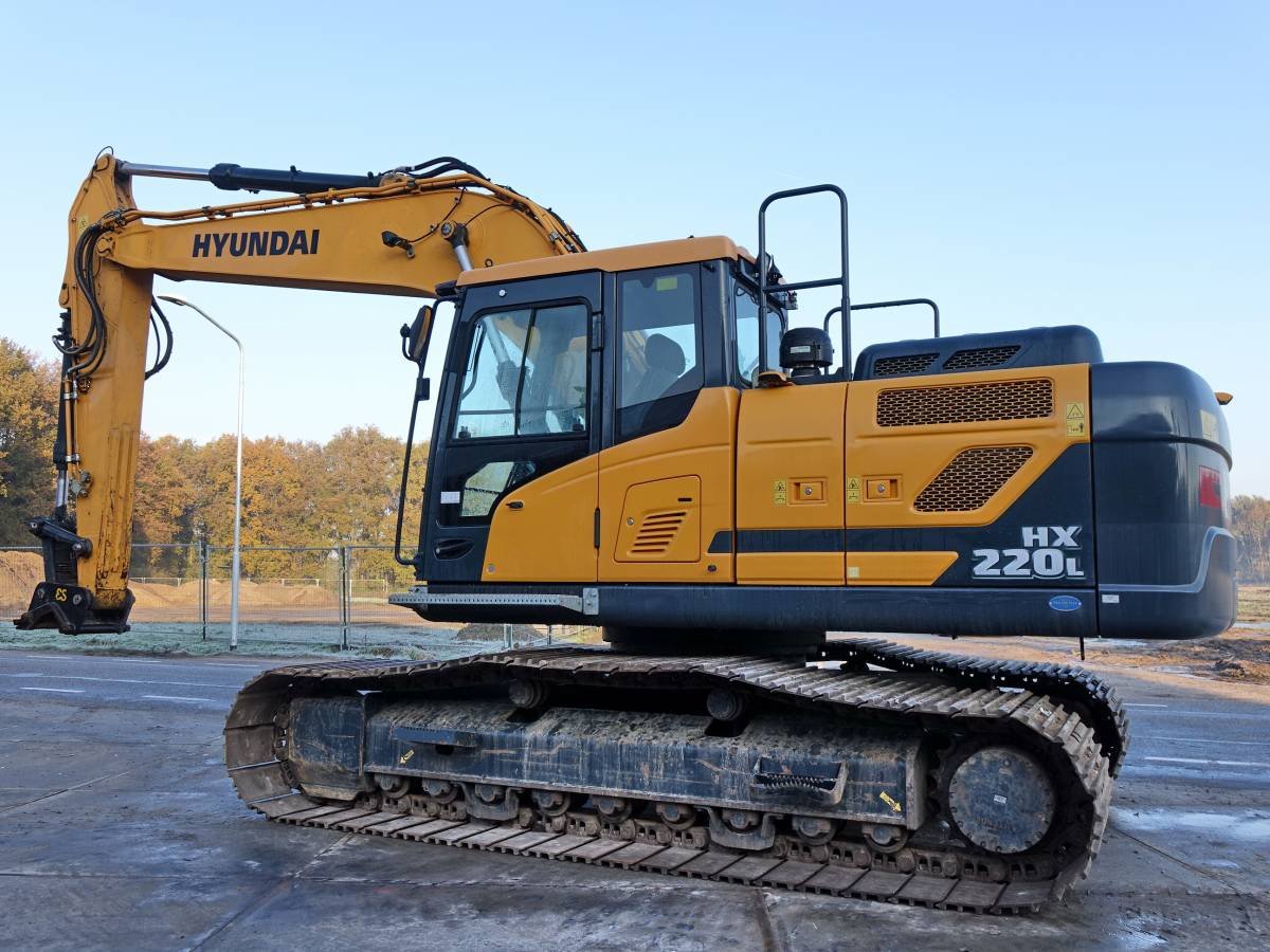 Hyundai HX220L for sale - image 2