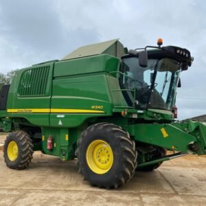 John Deere W540 combine