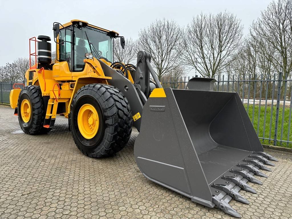 2022 Volvo L180H wheel loader