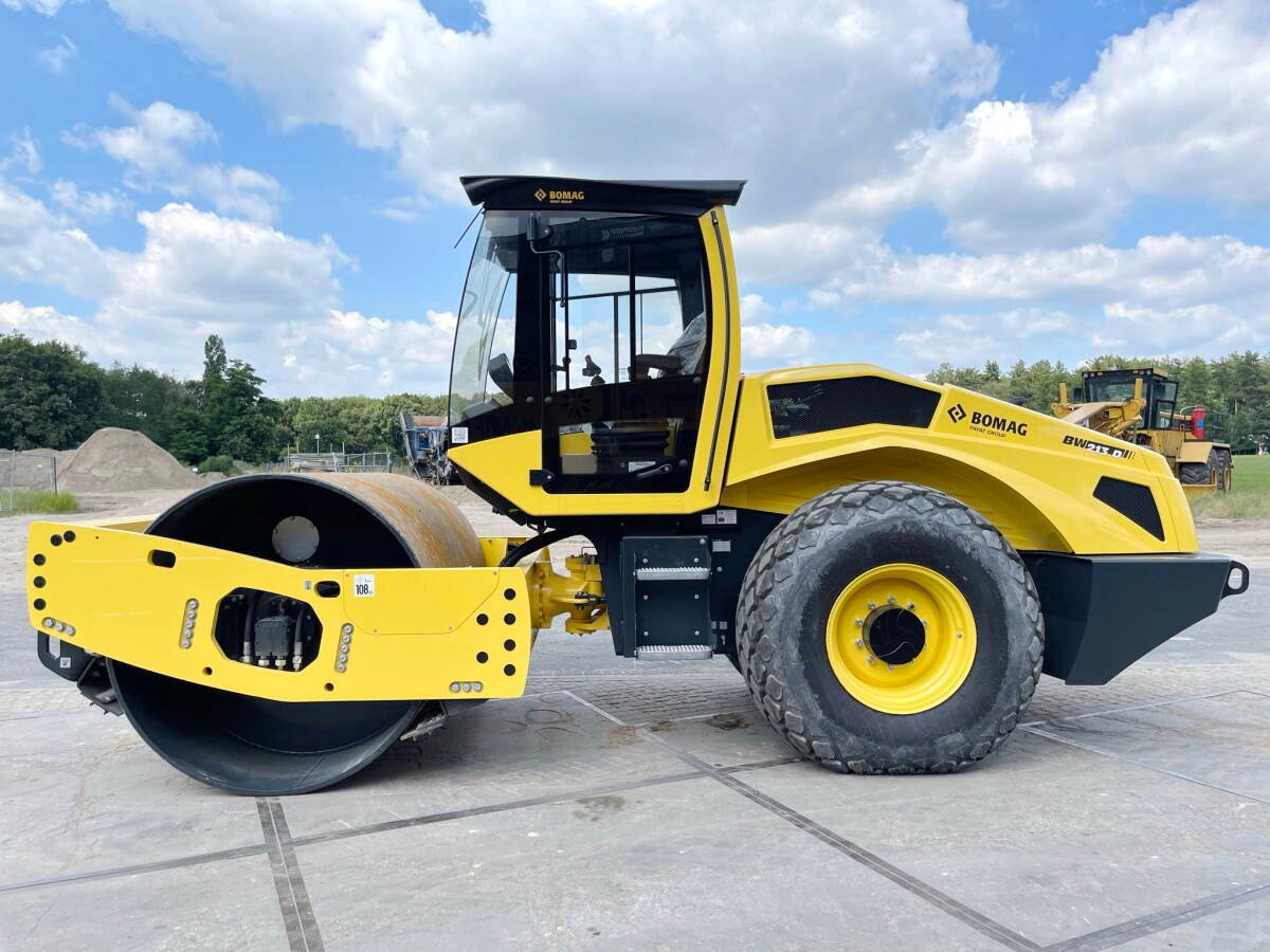 2022 Bomag BW213D-5 Roller