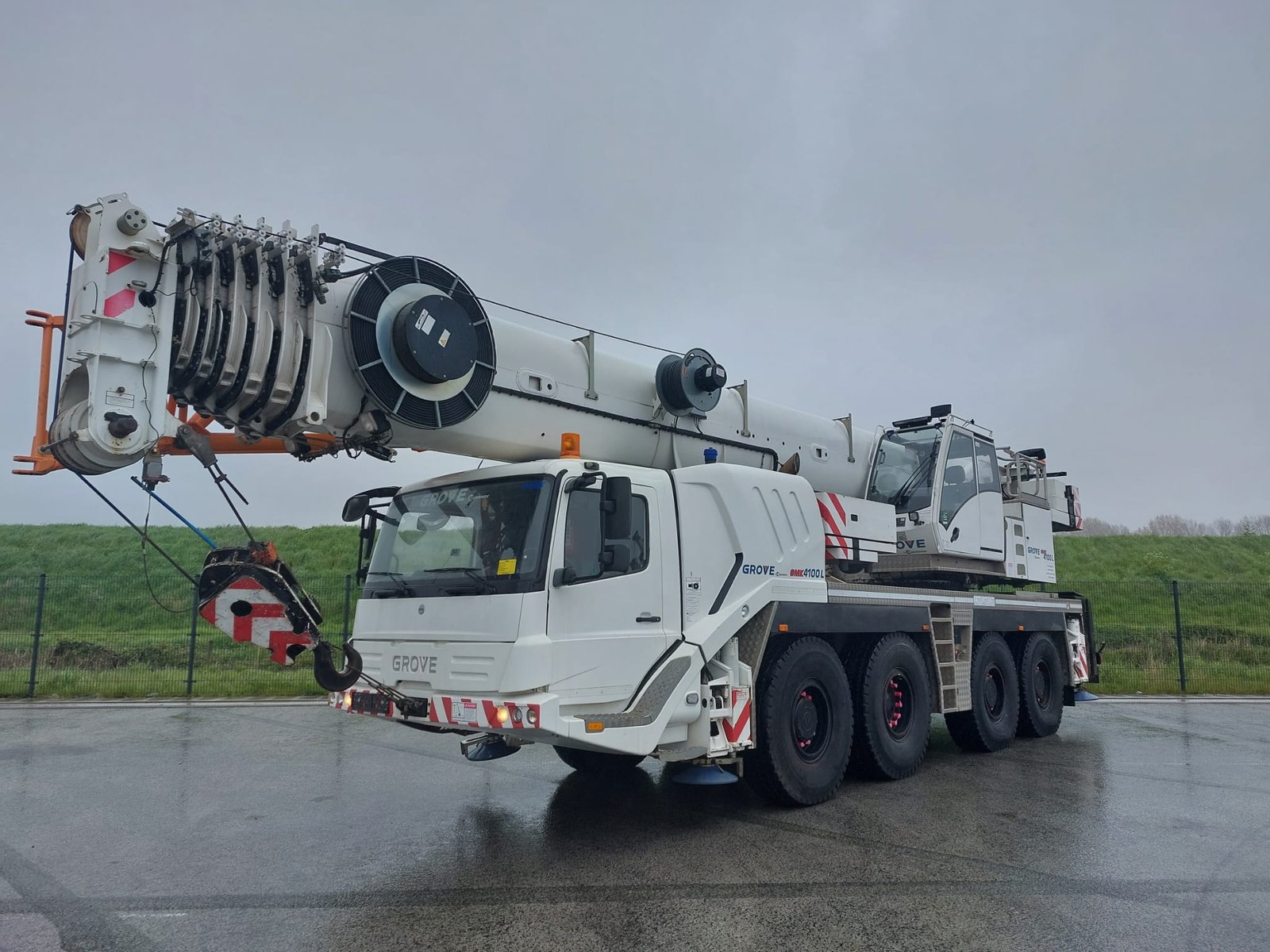 2014 Grove GMK4100L 100 Ton Crane