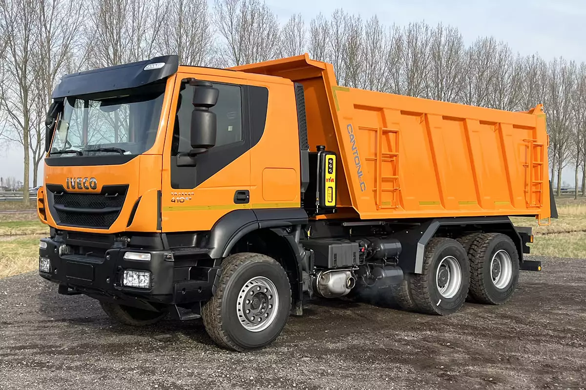 Iveco Trakker AT380T41H tipper truck